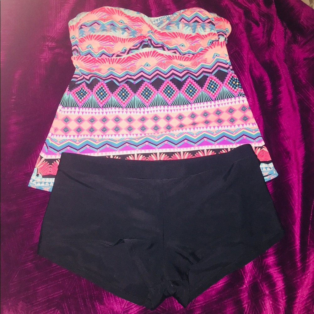 Multi colored tankini w/black shorts